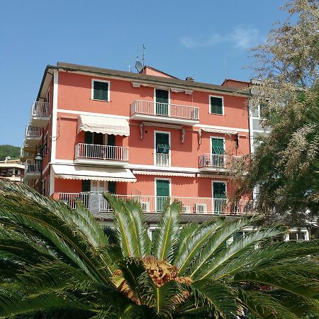 Albergo Nettuno Леричи Экстерьер фото