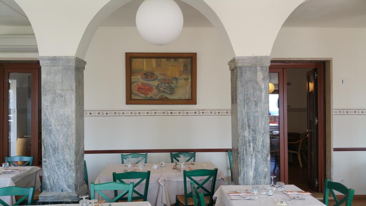Albergo Nettuno Леричи Экстерьер фото